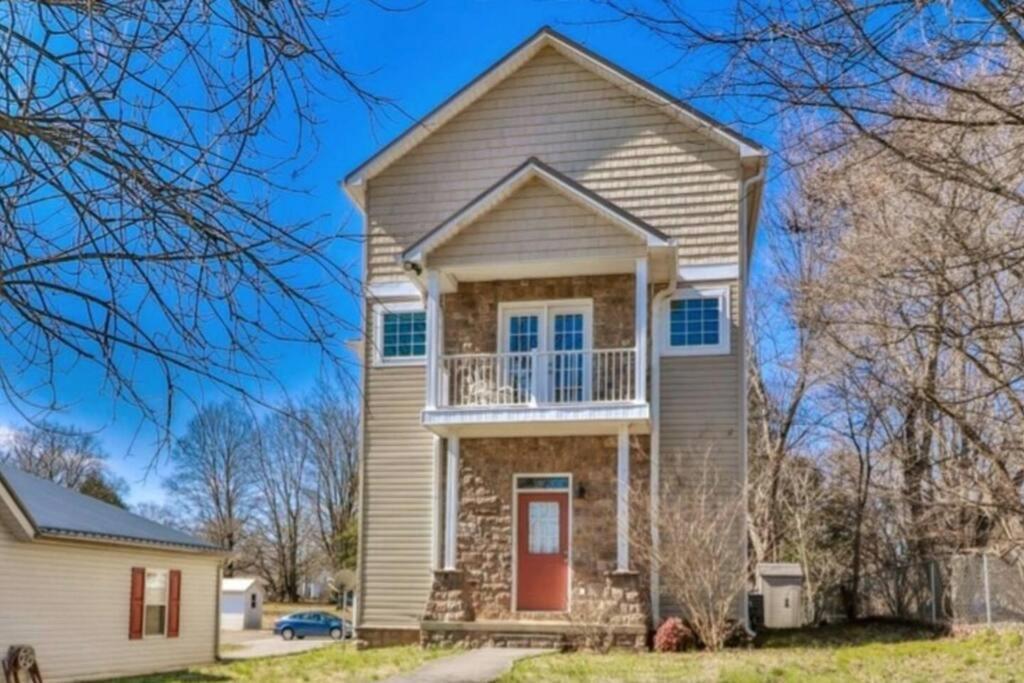 Skinny Big House In Jefferson City Exterior foto